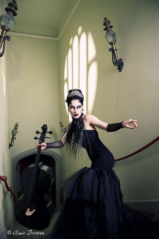 Orchestra in the dark II / Orchestre dans le noir II